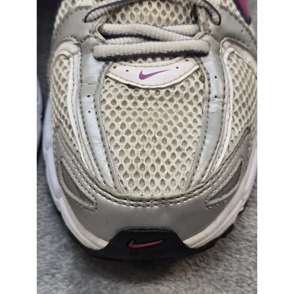Nike womens pre